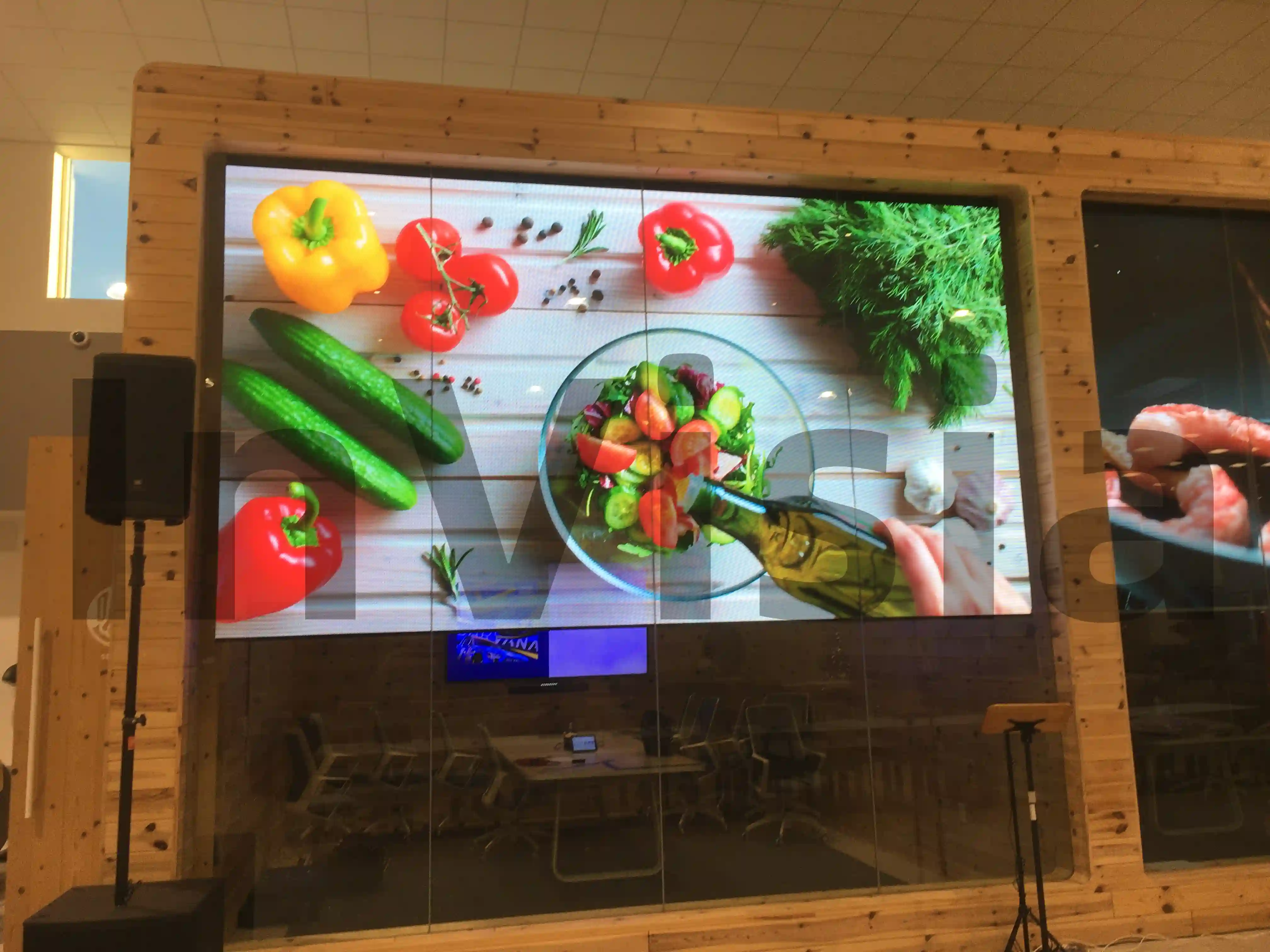 InVisia holographic LED displays in the US corporate