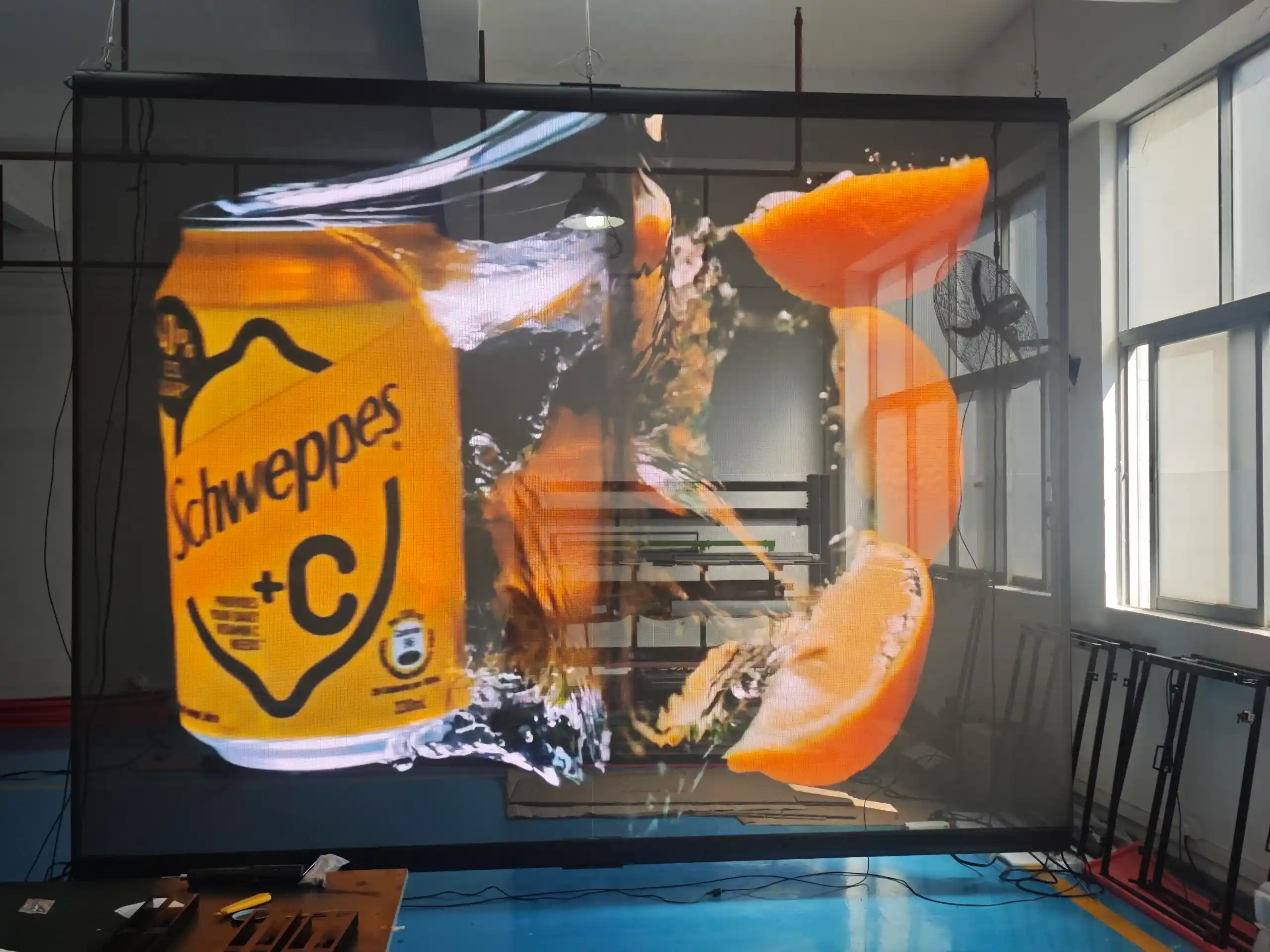 InVisia p2.9 transparent mesh led